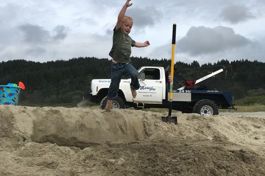 Towing-in-Proposal Rock-Oregon